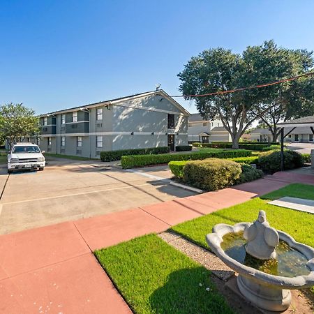 Americas Best Value Inn & Suites Brenham Exterior foto