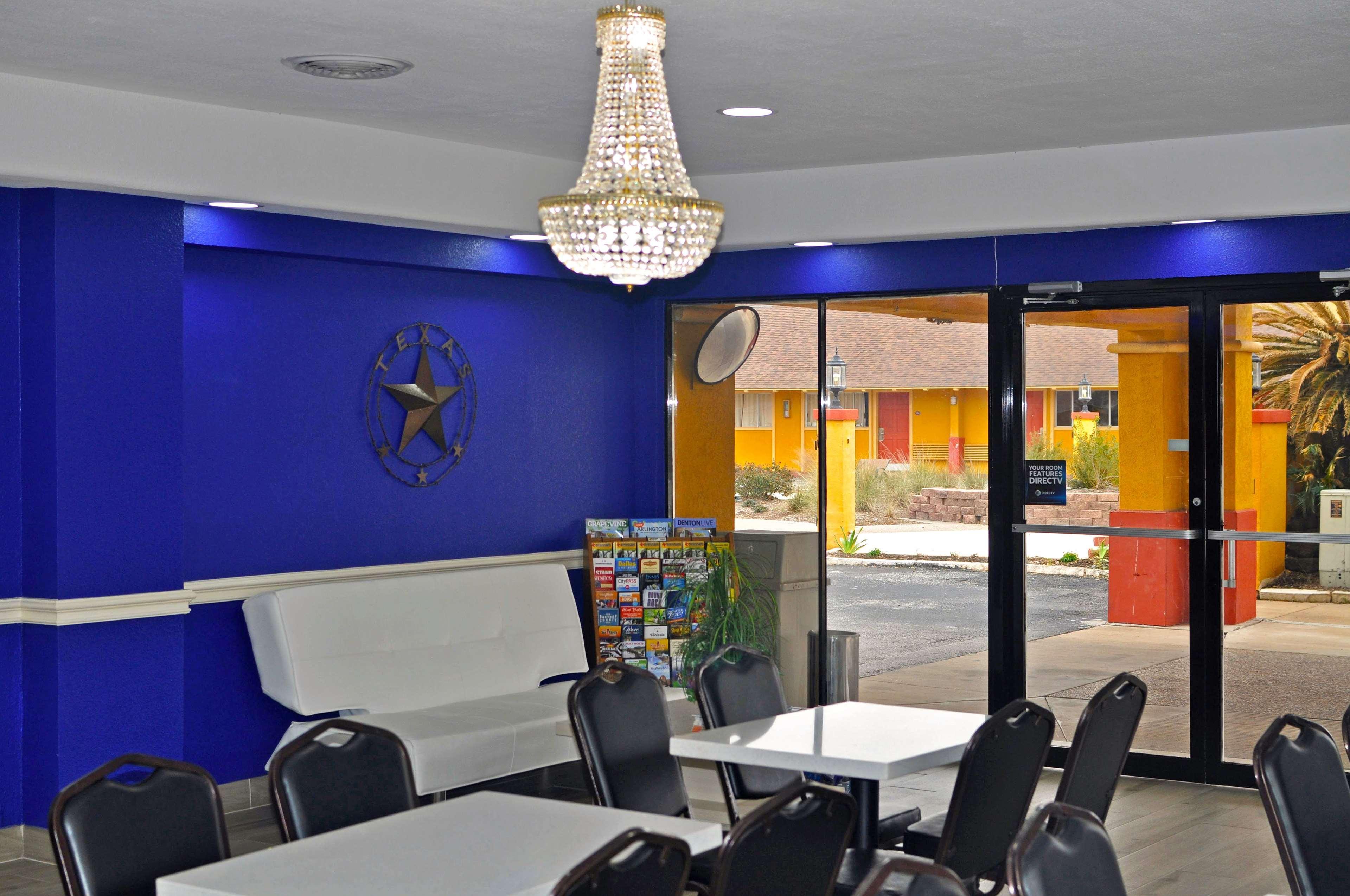 Americas Best Value Inn & Suites Brenham Exterior foto