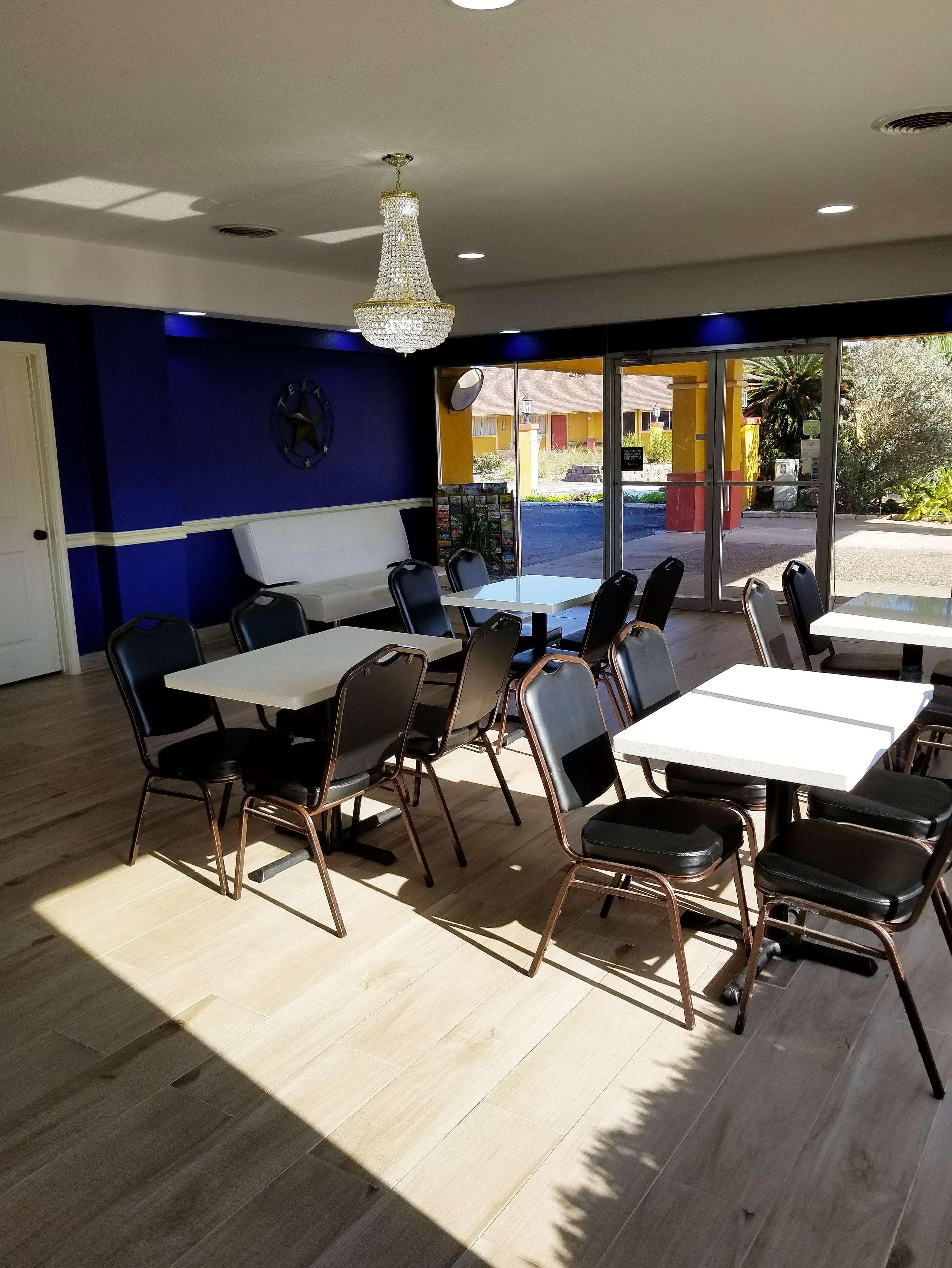Americas Best Value Inn & Suites Brenham Exterior foto
