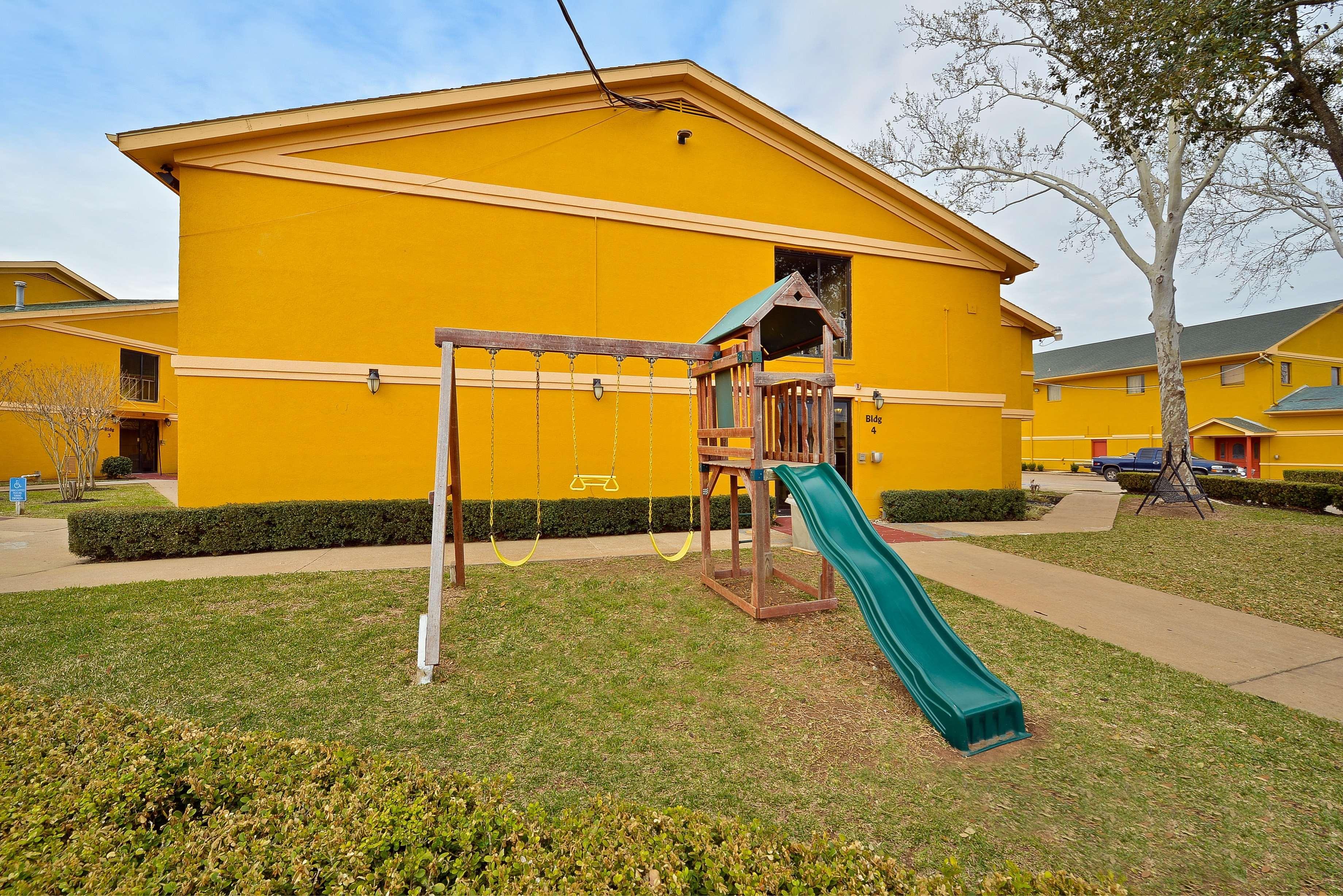 Americas Best Value Inn & Suites Brenham Exterior foto