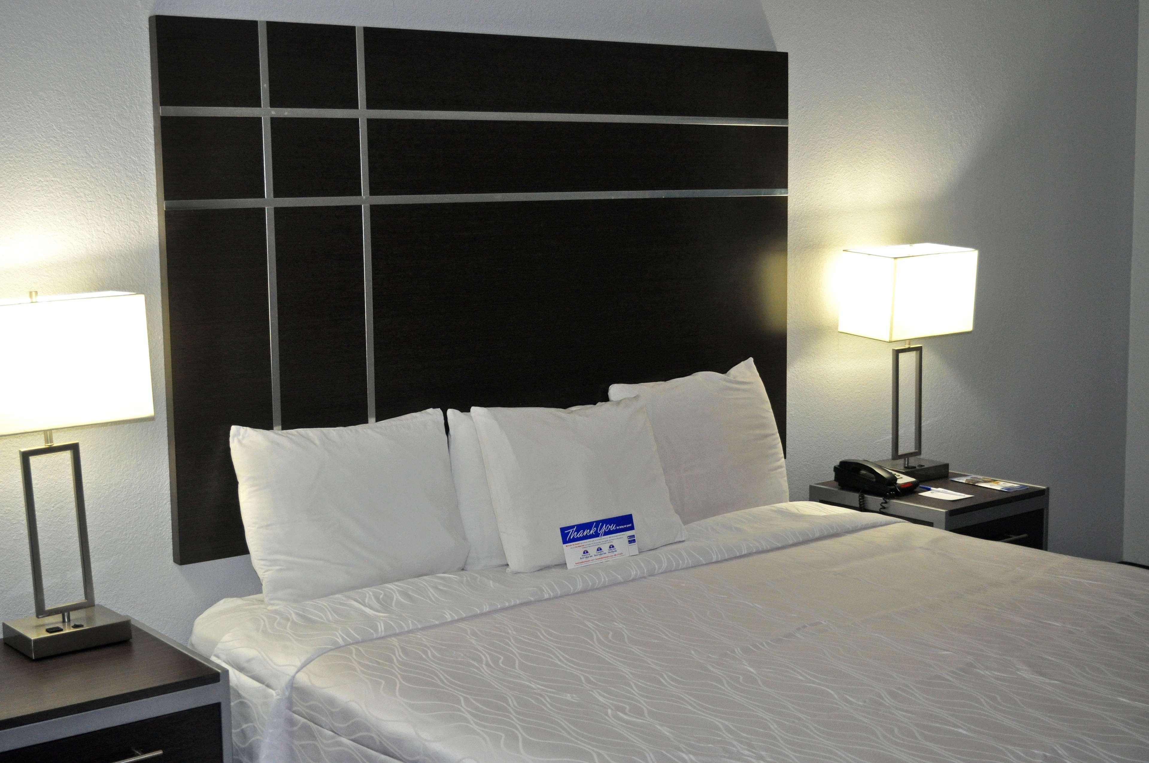 Americas Best Value Inn & Suites Brenham Exterior foto