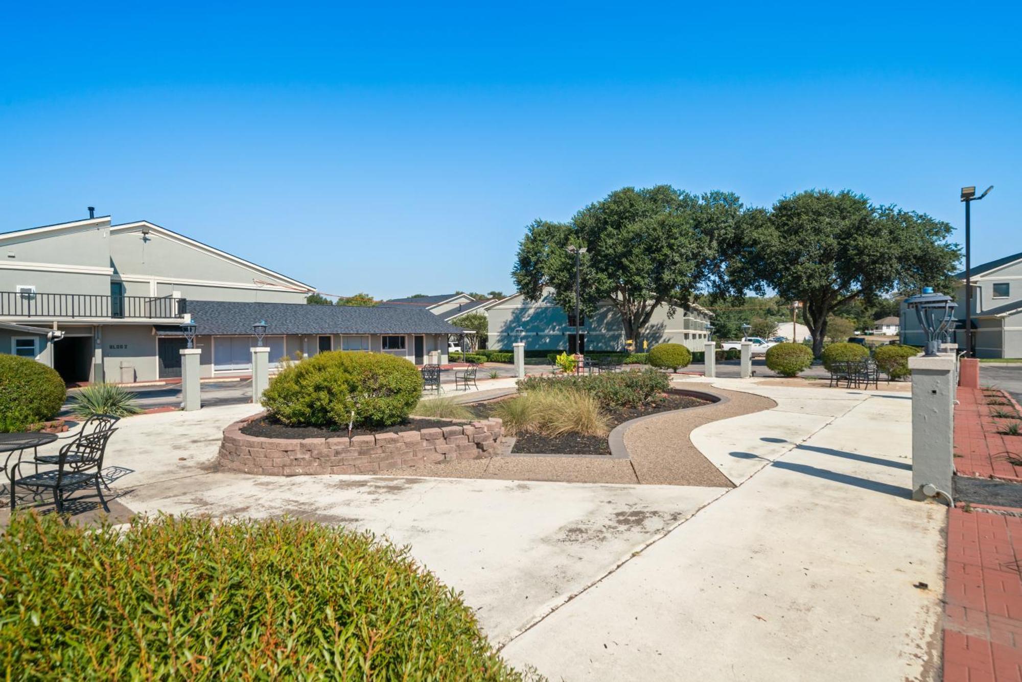 Americas Best Value Inn & Suites Brenham Exterior foto