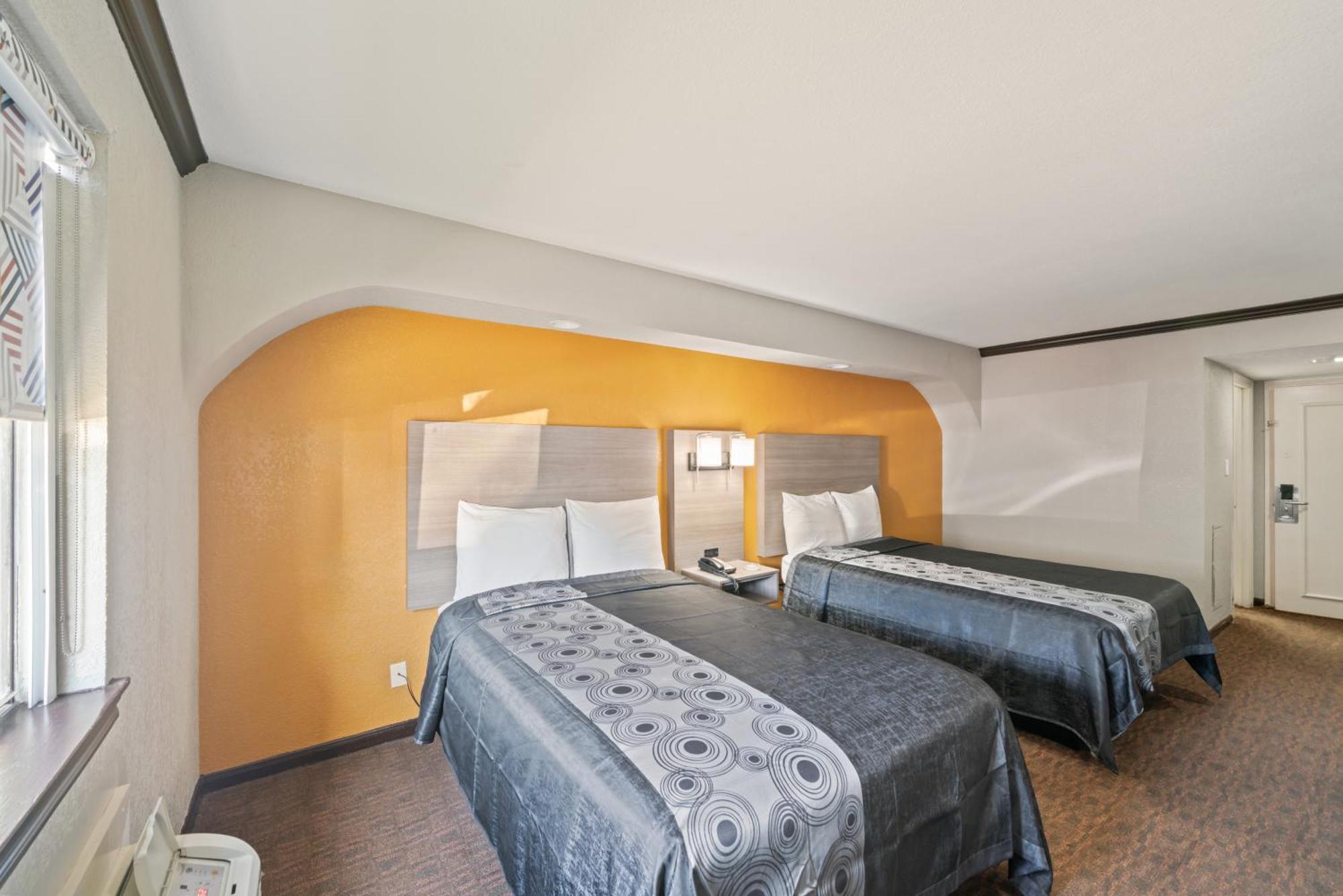 Americas Best Value Inn & Suites Brenham Exterior foto