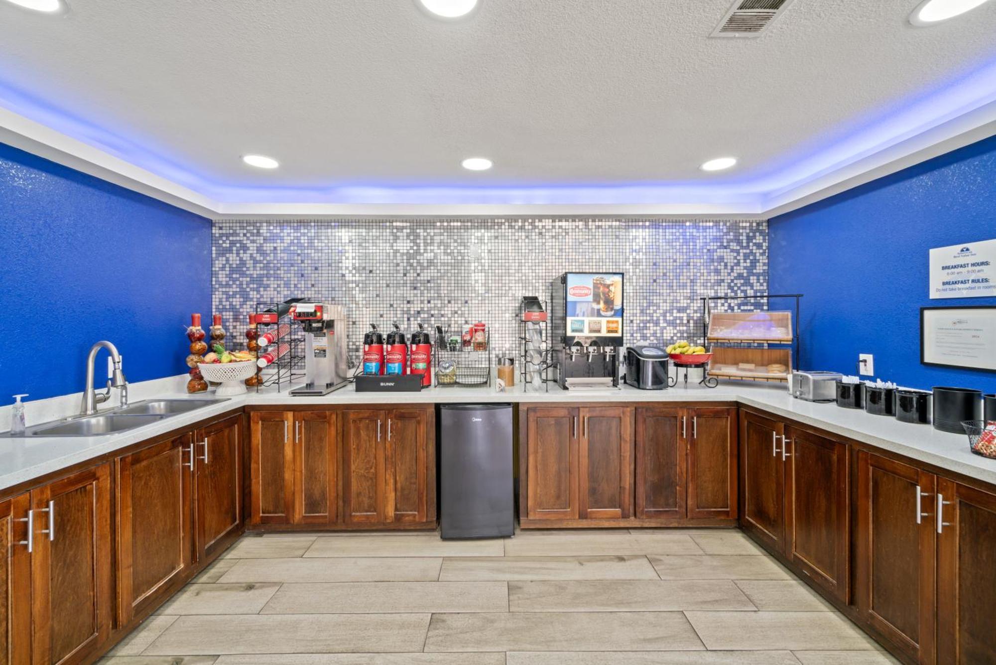 Americas Best Value Inn & Suites Brenham Exterior foto