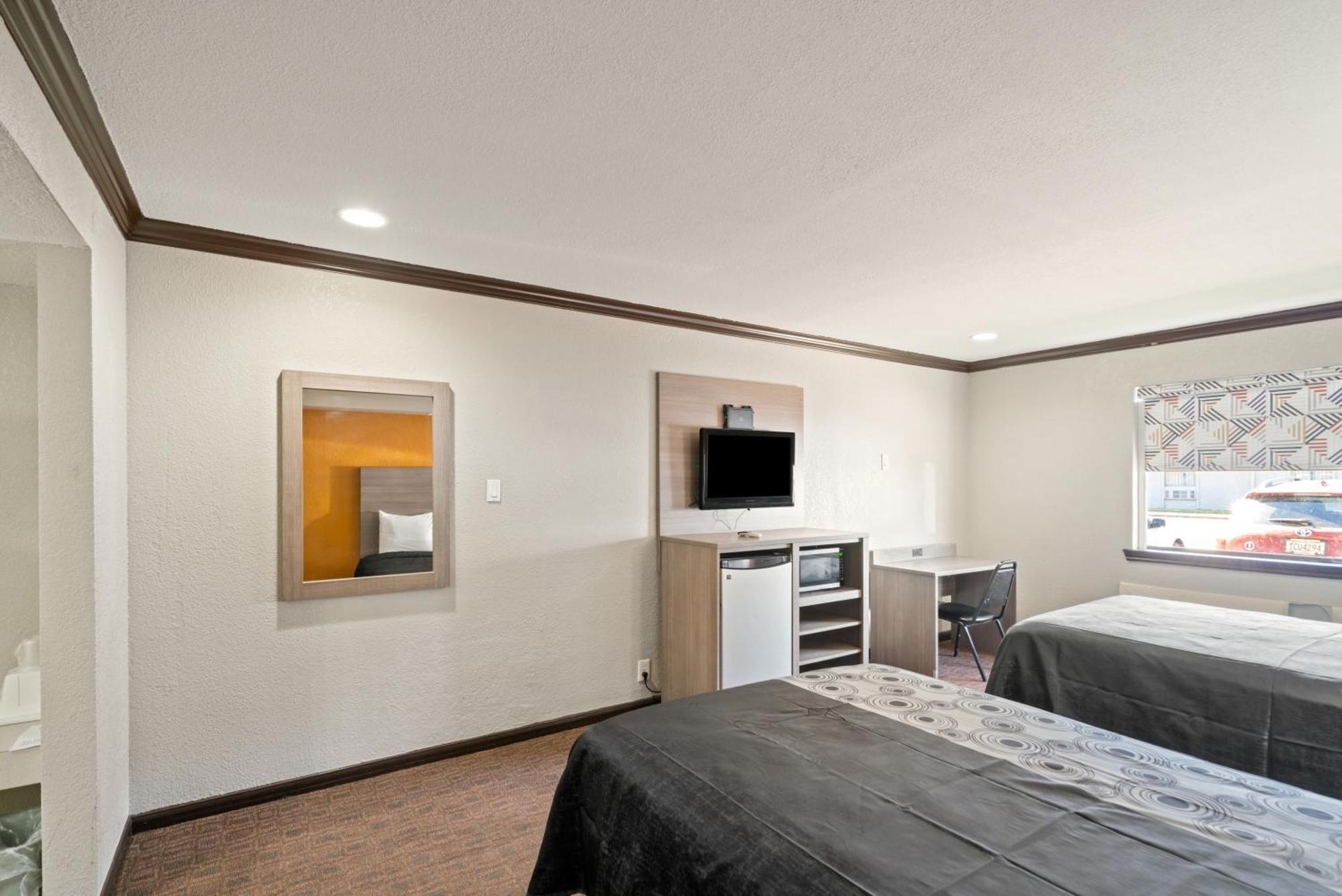 Americas Best Value Inn & Suites Brenham Exterior foto