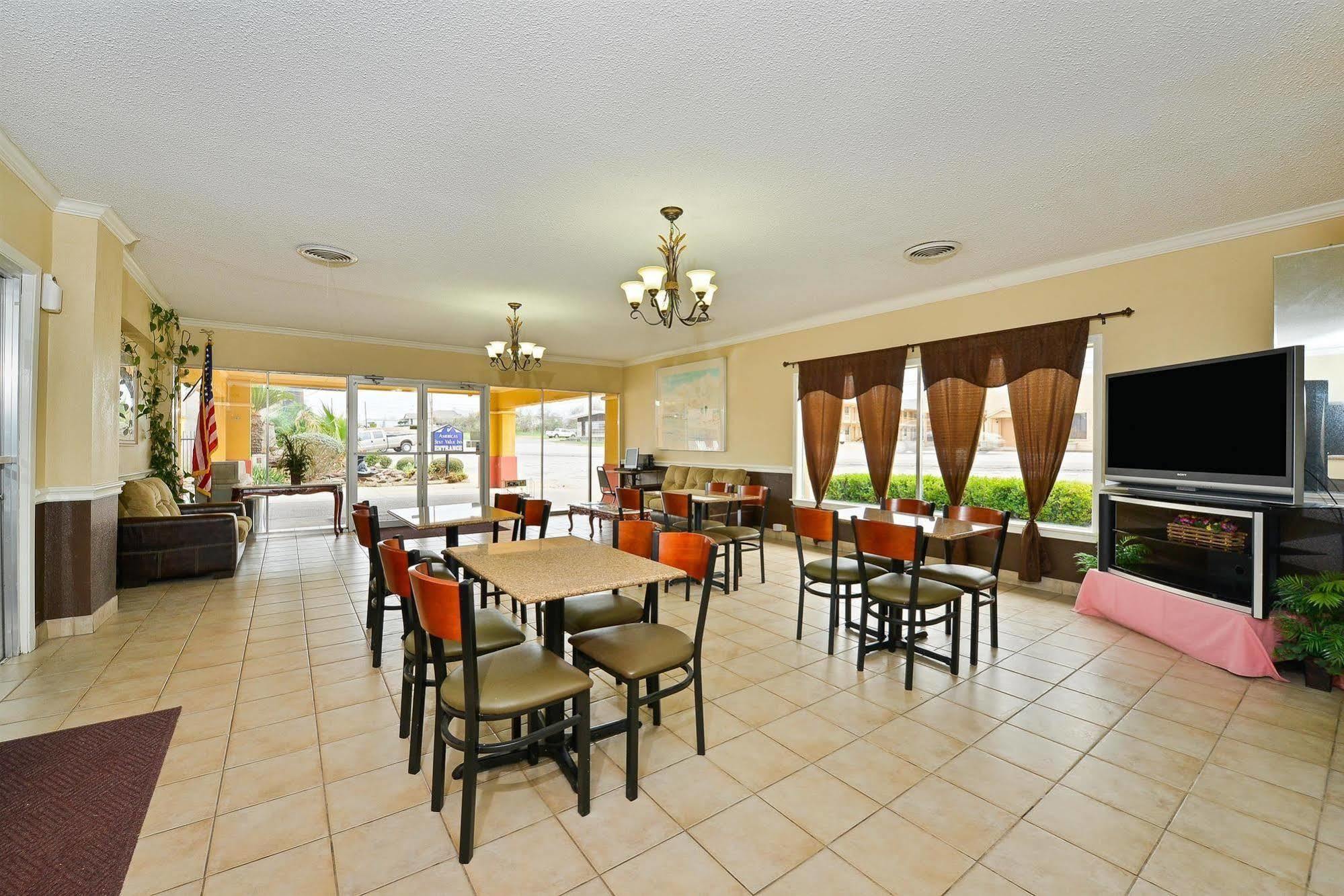 Americas Best Value Inn & Suites Brenham Exterior foto