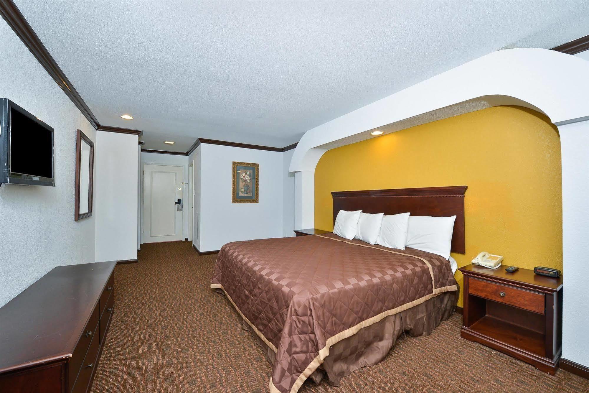 Americas Best Value Inn & Suites Brenham Exterior foto