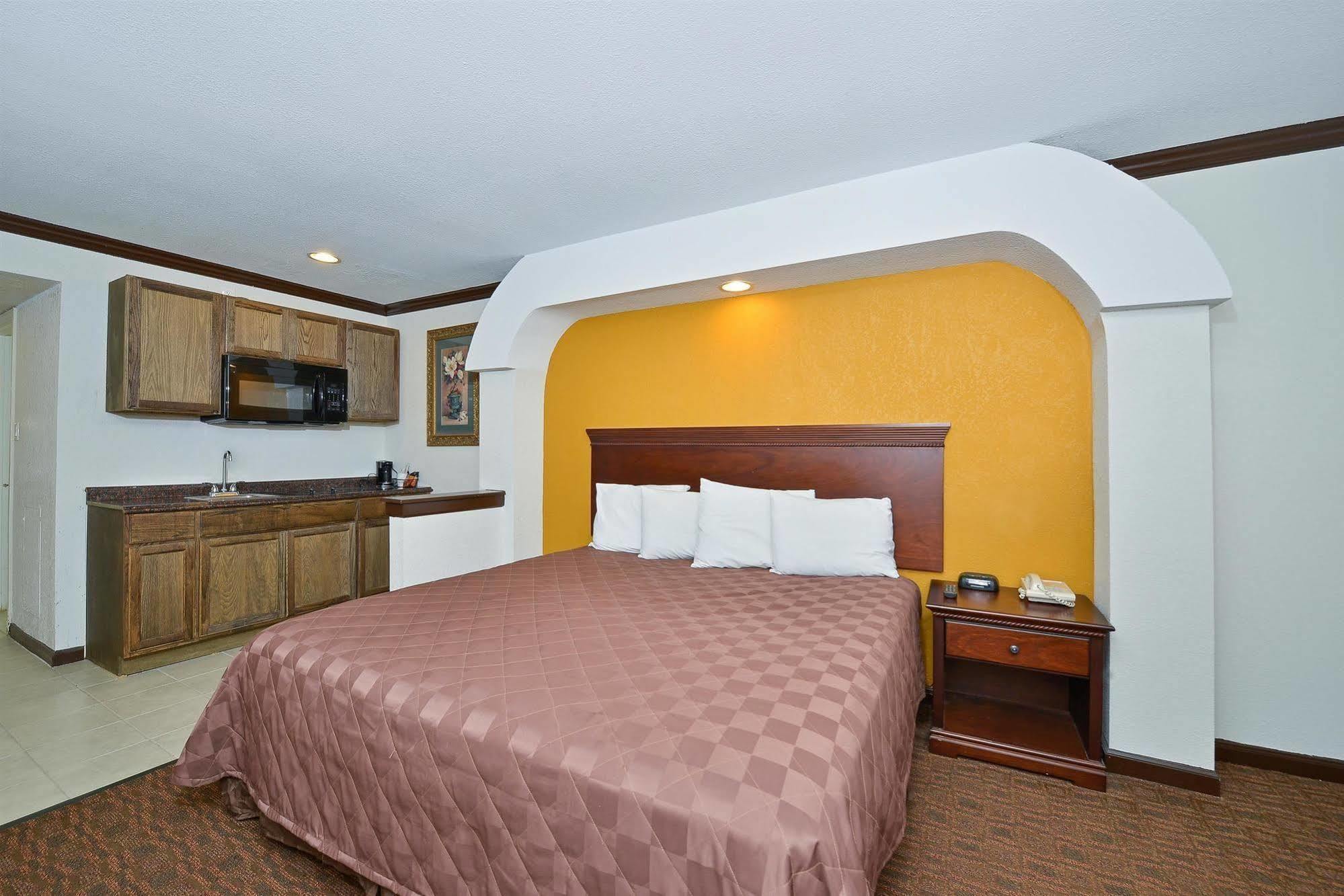Americas Best Value Inn & Suites Brenham Exterior foto